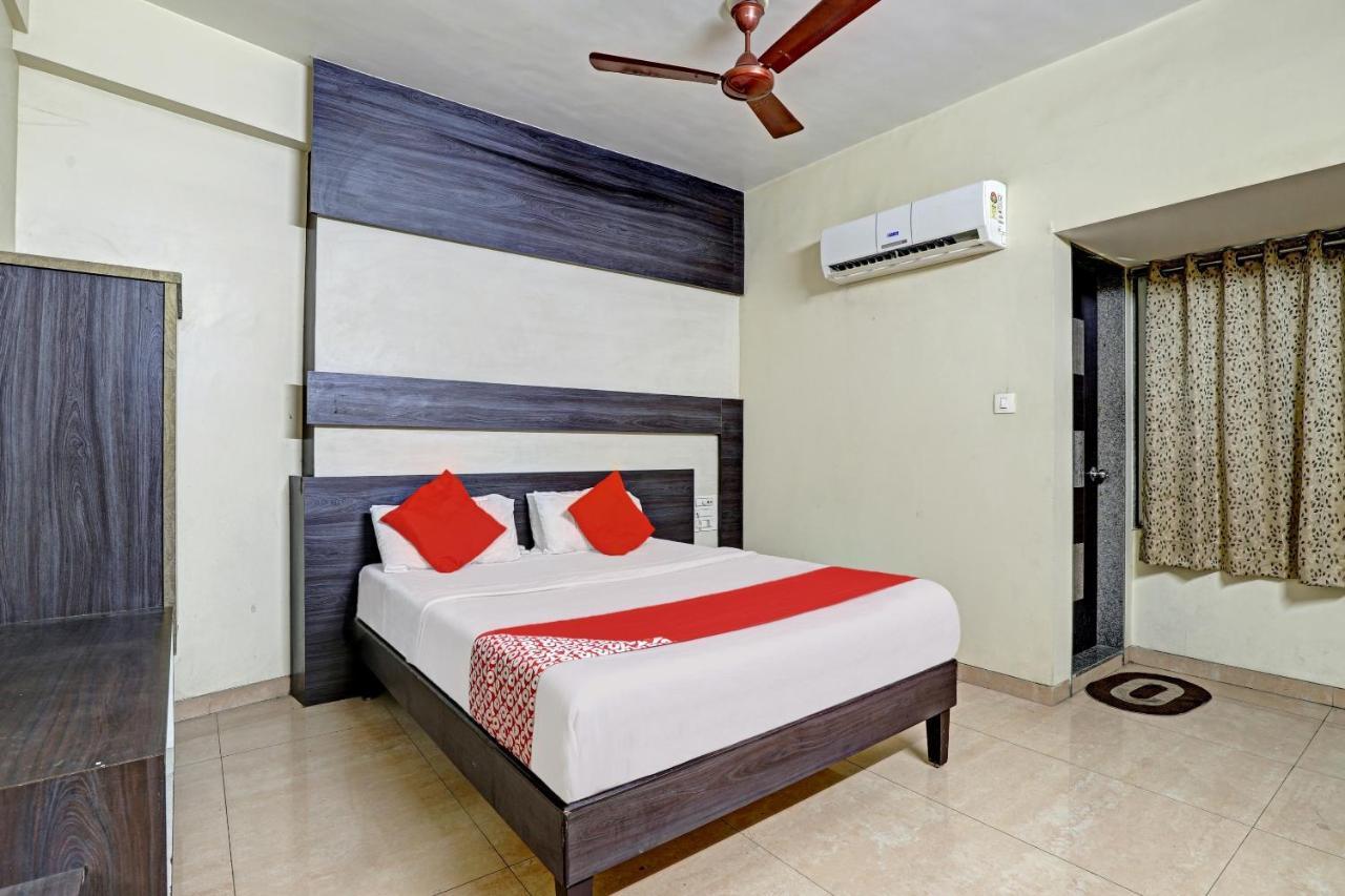 Oyo 82461 Hotel Darshan Banquet And Rooms Surat Exterior foto
