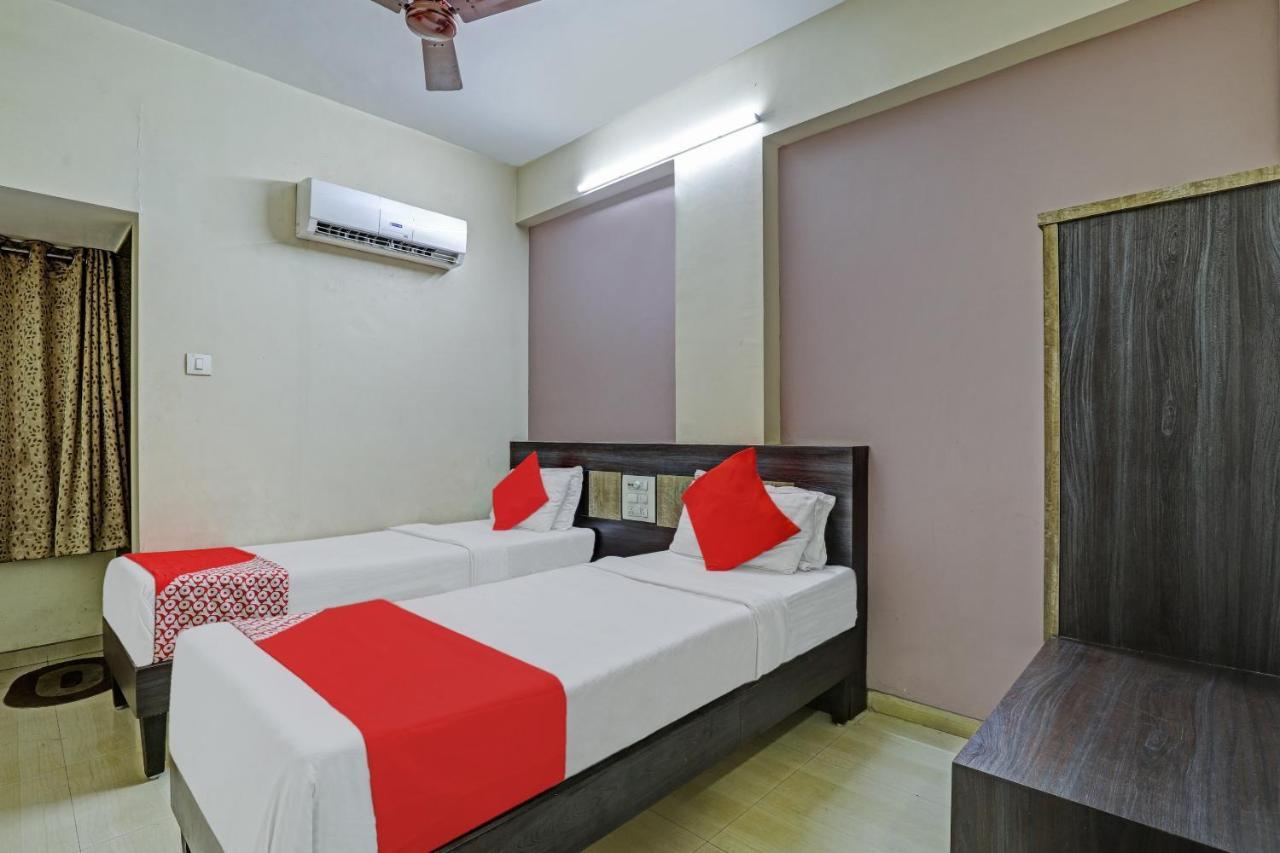 Oyo 82461 Hotel Darshan Banquet And Rooms Surat Exterior foto