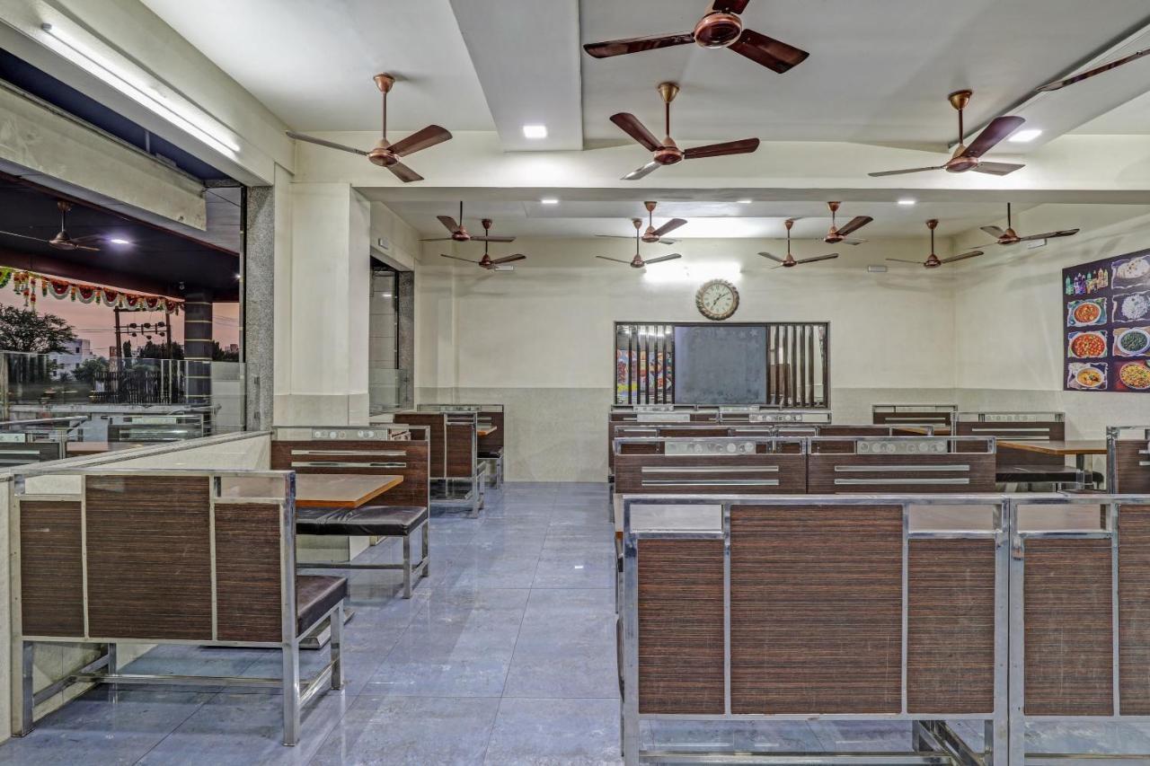 Oyo 82461 Hotel Darshan Banquet And Rooms Surat Exterior foto